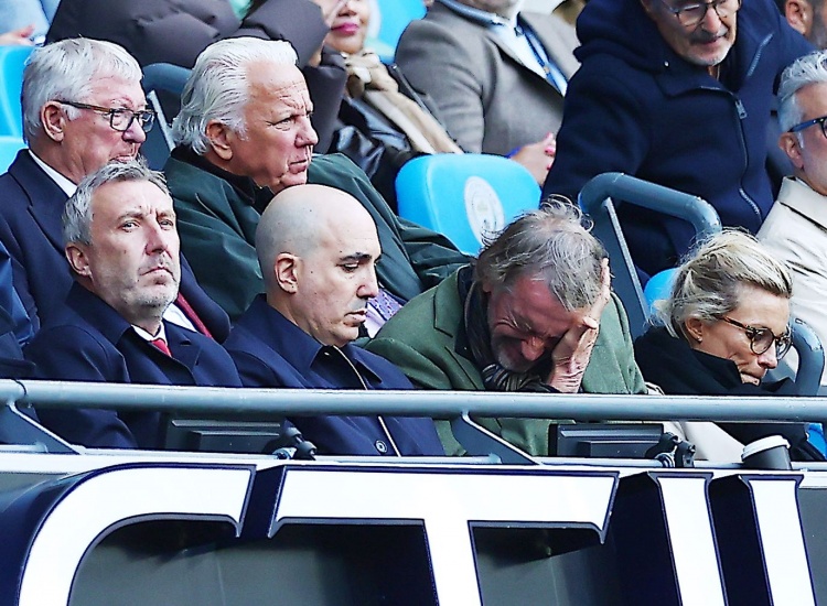 TA：曼联频繁使用循环信贷额度总额4亿镑，长期债务仍为6.5亿美元