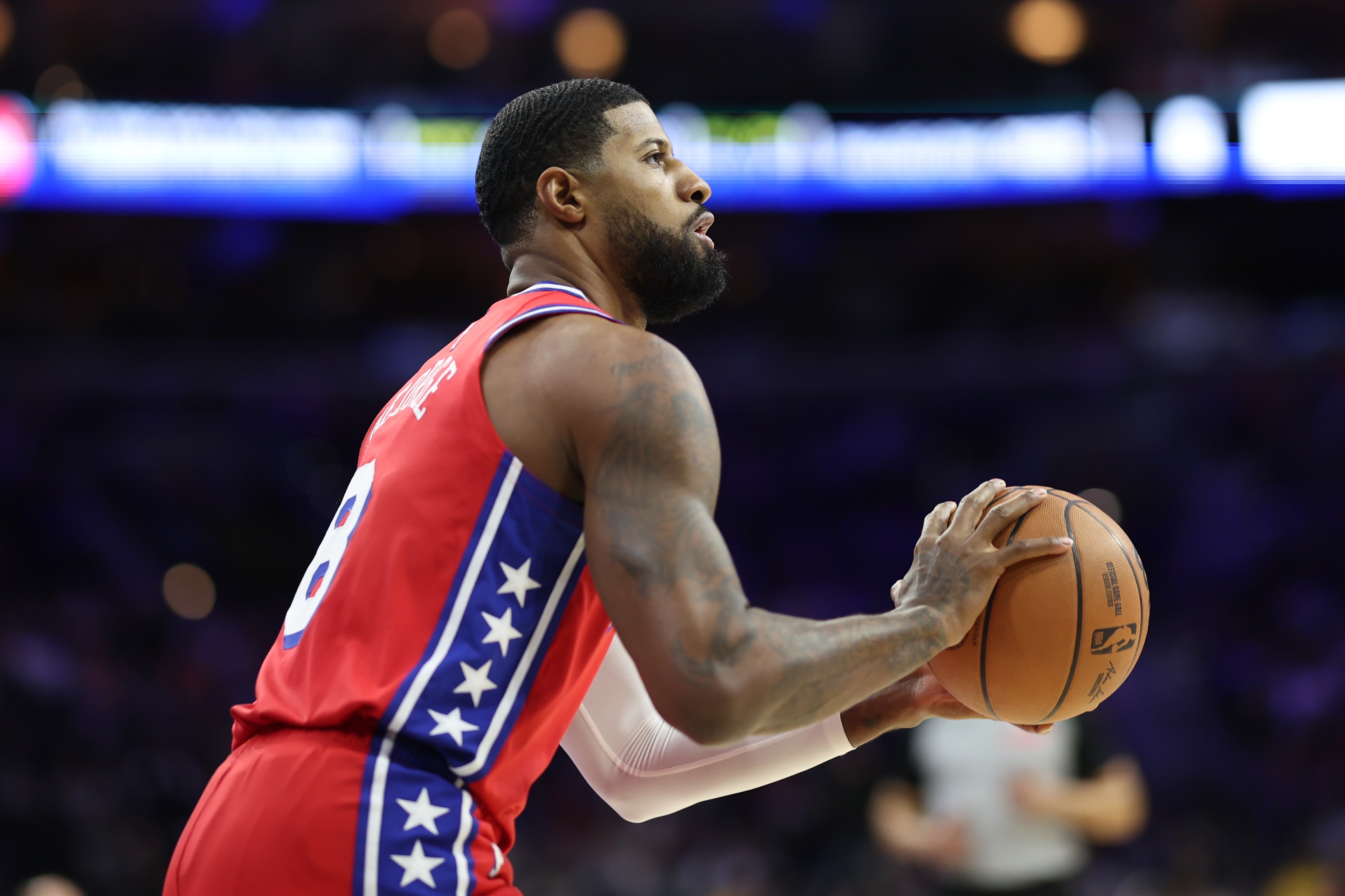 世界杯手机观看-场均15.9分5.2板！76人迎战步行者 乔治因左膝伤病管理缺阵