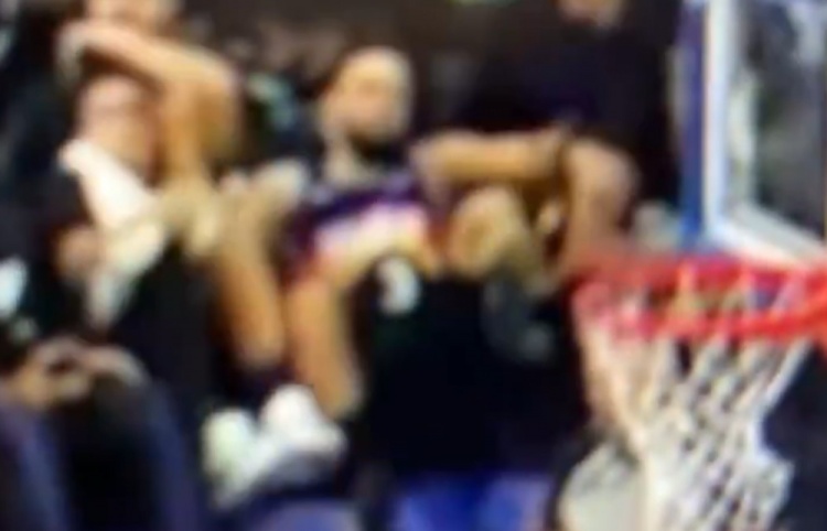 世界杯高清平台-开嘲讽！庄神空位三分打到侧板 狄龙在板凳席上笑翻了